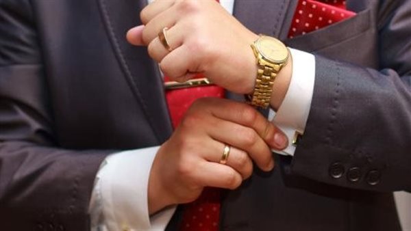 عاجل.. تفسير حلم لبس الذهب للرجل في المنام لابن سيرين.. تحذير أم بشارة؟