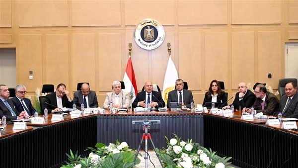 عاجل.. وزير الصناعة والنقل يترأس الاجتماع السادس والثلاثين للمجموعة الوزارية للتنمية الصناعية