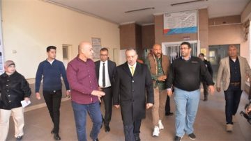 عاجل.. محافظ أسيوط يزور الطفل “زياد” خلال إجرائه فحوصات طبية بالعيادة المركزية للتأمين الصحي