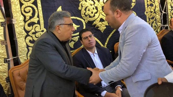 عاجل.. محافظ الدقهلية يُقدم واجب العزاء لأسر ضحايا حريق سوق الخواجات