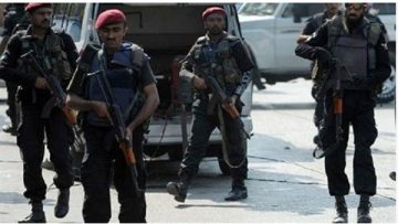 عاجل.. مقتل 4 جنود في هجوم انتحاري بسيارة مخففة على موقع عسكري بباكستان