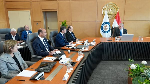 عاجل.. وزير البترول يناقش الخطة الجديدة للاستكشاف والإنتاج مع رؤساء الشركات العالمية العاملة في مصر