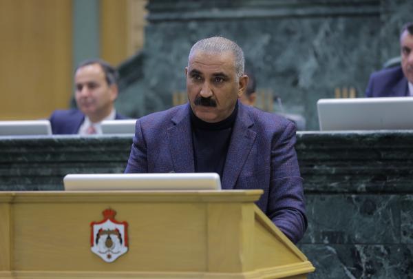 عاجل.. النائب أبو عرابي ينتقد أداء الحكومة ويطالب بحلول