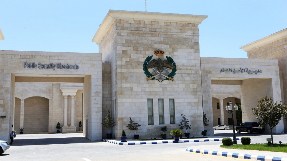 عاجل.. الأمن يلقي القبض على مشتبه ضربَ عامل