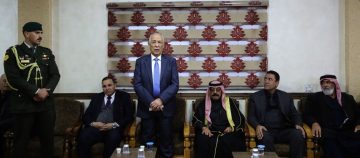 عاجل.. مندوبا عن الملك وولي العهد. العيسوي يعزي عشيرتي الخلايلة والعواملة