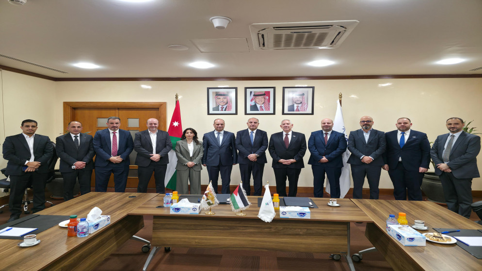 عاجل.. مذكرة تفاهم لتعزيز التعاون بين العقبة وعمان