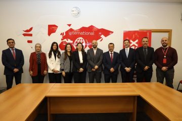 عاجل.. مجلس مفوضي هيئة تنظيم قطاع الاتصالات يزور شركة ” أرامكس “