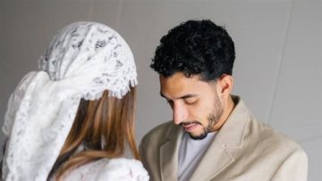 عاجل.. عمر مرموش ينشر صور خطوبته في أجواء عائلية بسيطة من أسوان