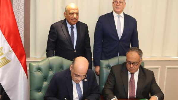 عاجل.. وزيرا الكهرباء والبترول يشهدان توقيع بروتوكول تعاون بين الهيئة العامة للبترول وهيئة المواد النووية