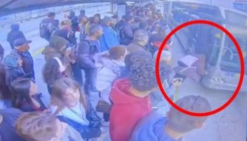 عاجل.. سقوط فتاة أمام حافلة وإصابتها بجروح خطيرة في إسطنبول