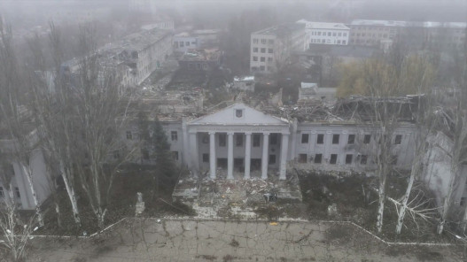 عاجل.. مساعي دبلوماسية لإنهاء الحرب الأوكرانية… وواشنطن تخفف العقوبات عن “لوك أويل”
