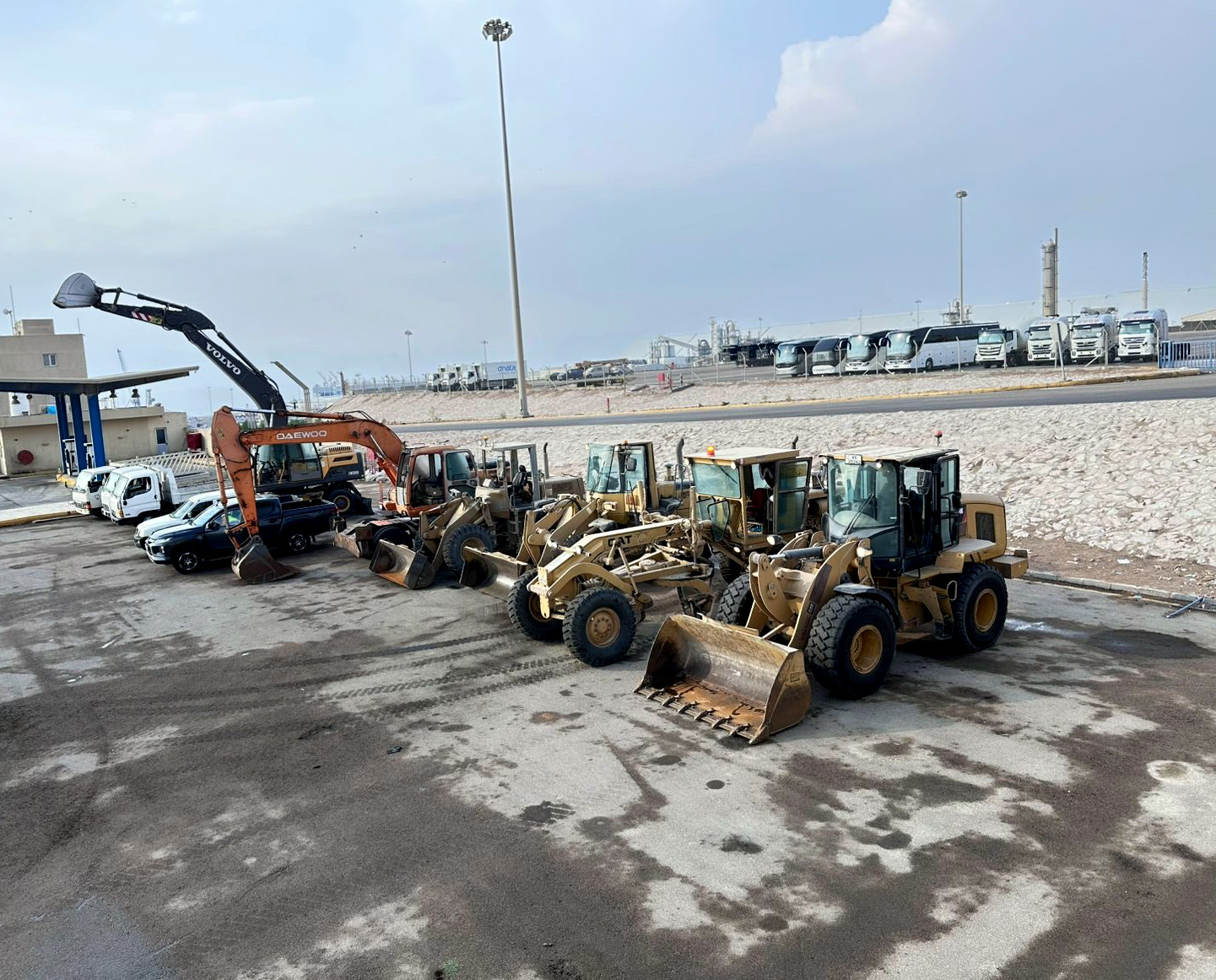 عاجل.. رغم الأحوال الجوية.. موانئ العقبة تواصل العمل وتفعّل خطة الطوارئ