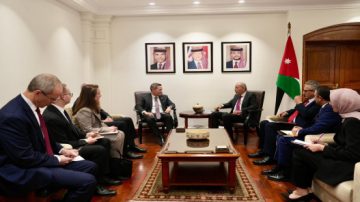 عاجل.. الصفدي يلتقي سفير أمريكا لدى الأمم المتحدة ويبحث التعاون الإقليمي