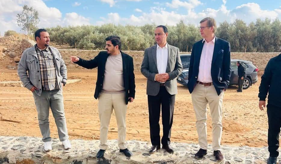 عاجل.. السفير الألماني يزور أم الجمال ويثني على مشروع تأهيل القناة المائية الأثرية