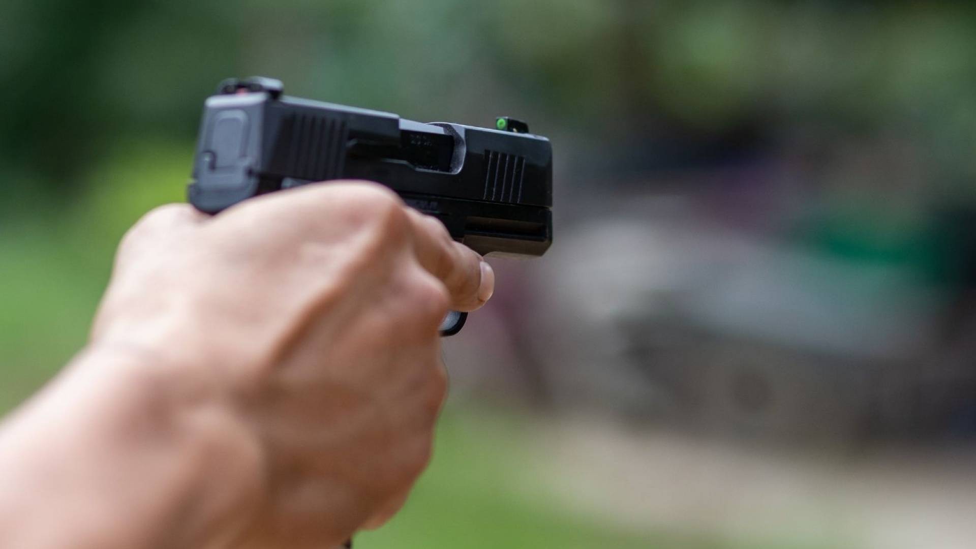 عاجل.. وفاة طفل أثناء لعبه بسلاح ناري والسلطات تحقق