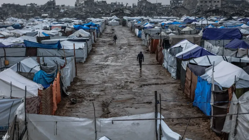 عاجل.. مئات الآلاف من نازحي غزة مهددون بغرق خيامهم