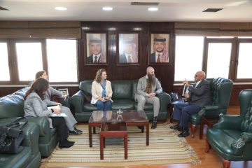 عاجل.. وزير المياه يلتقي السفير الأميركي لمناقشة التحديات المائية ومشاريع الاستدامة