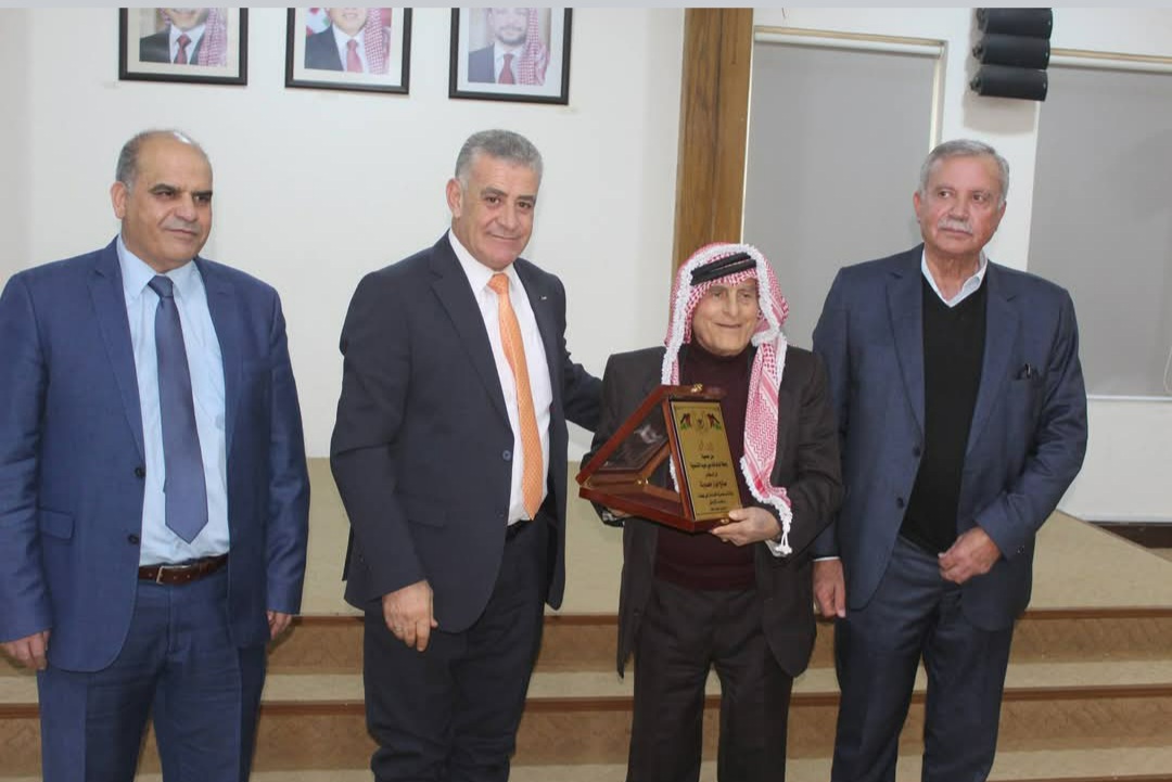 عاجل.. رابطة أبناء بني عبيد تكرّم نخبة حملة الدكتوراة تقديراً لإسهاماتهم في خدمة العلم