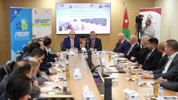 عاجل.. توقيع اتفاقية لتسخين المياه بالطاقة الشمسية في 33 مستشفى حكومياً