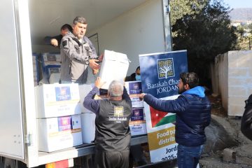 عاجل.. البركة الخيرية السويسرية توزع مساعدات غذائية للأسر العفيفة في راجب بعجلون