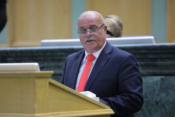 عاجل.. النائب محمد المرايات يهدد الحكومة بمذكرة طرح الثقة