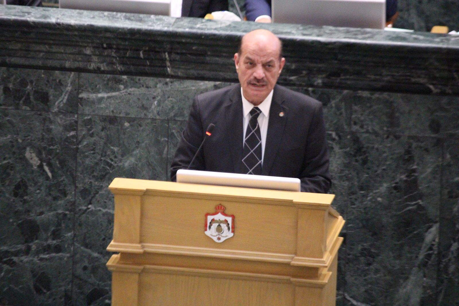 عاجل.. النائب شاهر شطناوي ينتقد قرار تأنيث المدارس الحكومية