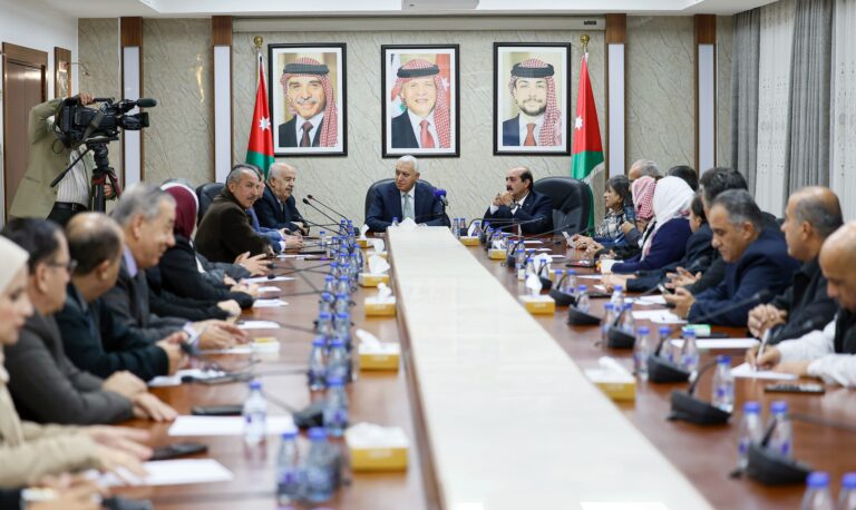 عاجل.. الإعلام النيابية تلتقي لجنة الكرامة للمحاربين القدامى