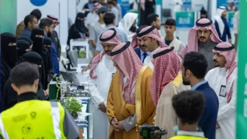 عاجل.. عاجل: وزير التعليم يكشف خطة تبوك السرية لصناعة 10,000 رائد أعمال تقني خلال 3 سنوات!