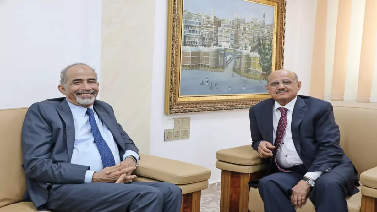 عاجل.. عاجل: لقاء سري بين الصبيحي وغالب يكشف “الخط الأحمر”… هل ينجو البنك المركزي من الانهيار؟