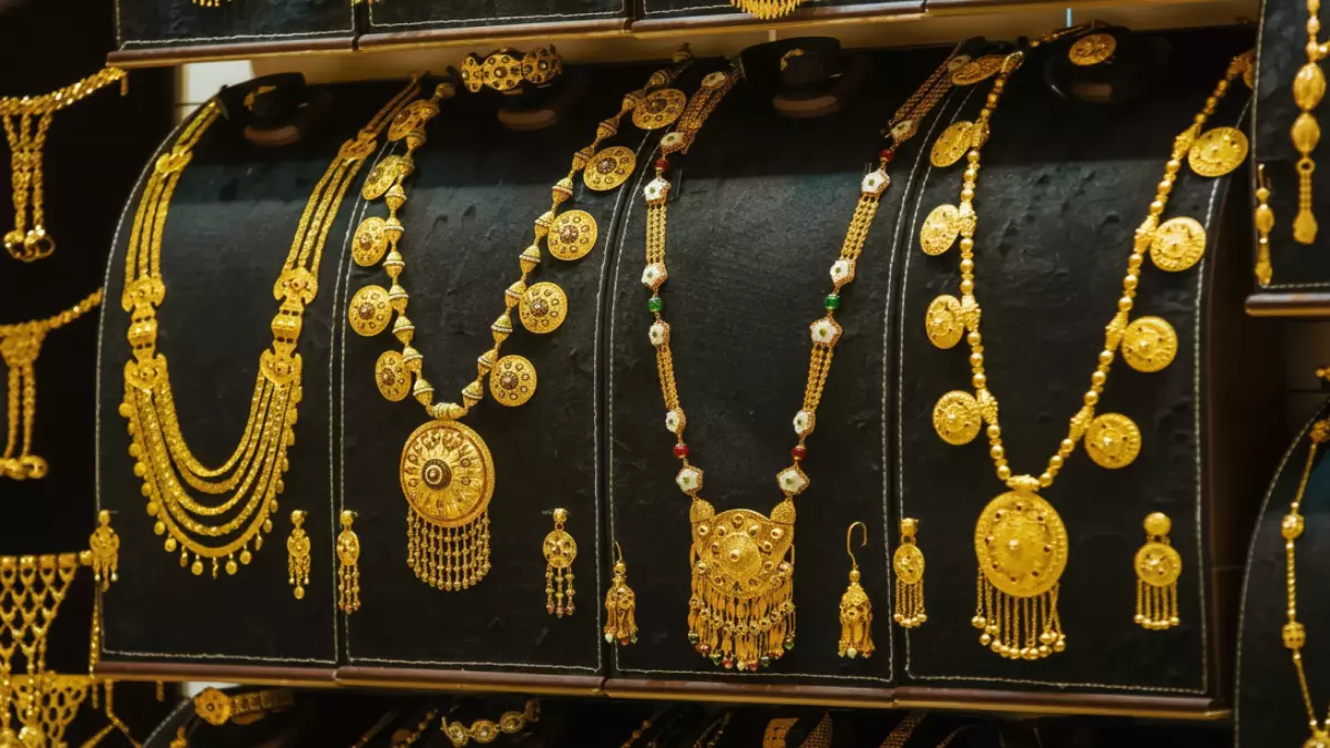 عاجل.. عاجل: انهيار تاريخي لأسعار الذهب في اليمن… الجرام بـ63 ألف ريال في صنعاء مقابل 191 ألف في عدن!