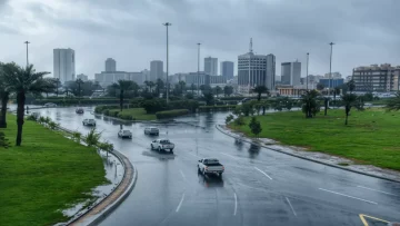 عاجل.. عاجل: عاصفة تاريخية تشل السعودية… إلغاء الرحلات وإغلاق المدارس و15 مليون مواطن في خطر!