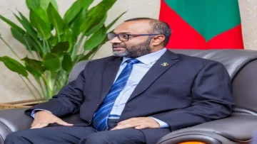عاجل.. عاجل: وزير المالديف يكشف السر وراء نجاح آلاف الطلاب… الرجل الذي غيّر مصائر جيل كامل!