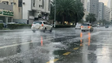 عاجل.. عاجل: السعودية تحت رحمة العاصفة غداً… سيول جارية وضباب كثيف يشل الحركة!