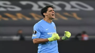 عاجل.. عاجل: بونو ينهار بالدموع ويكشف السر المؤلم وراء رحيل جيسوس من الهلال… والإدارة تفجر مفاجأة تشافي!