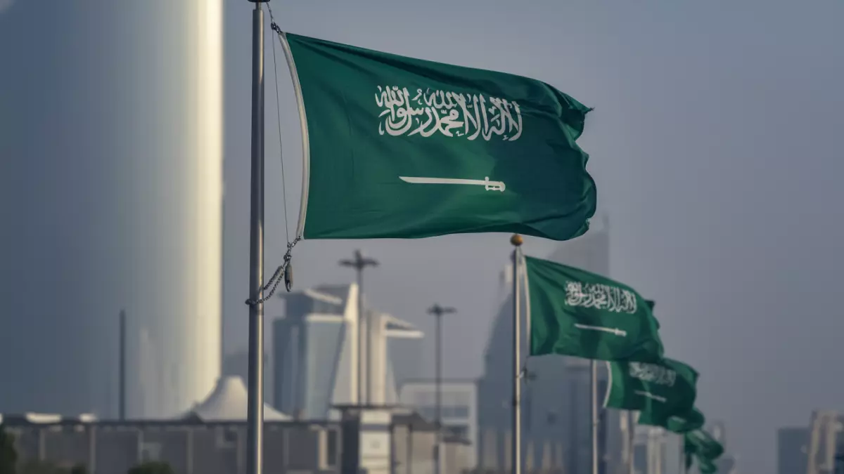 عاجل.. عاجل: عاصفة مدارية تضرب السعودية… أمطار غزيرة وسيول جارفة تجتاح 6 مناطق!