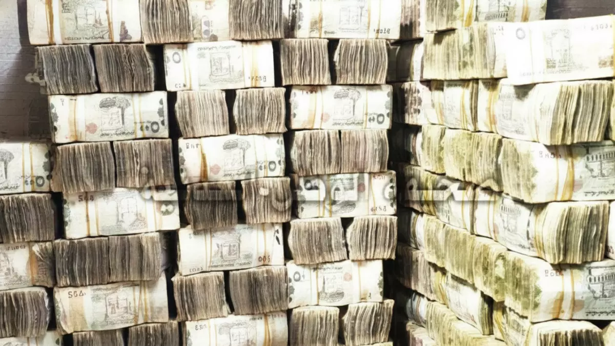 عاجل.. عاجل: الدولار يتجاوز حاجز الـ 1629 ريالاً في عدن وصنعاء… ومفاجأة السعودي!