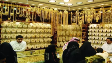 عاجل.. عاجل: ذهب السعودية يحطم الأرقام اليوم… الأونصة تقفز لـ15,795 ريال والخبراء يحذرون!