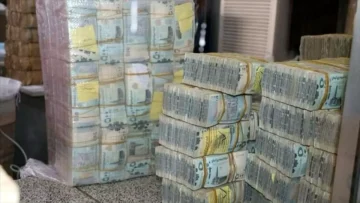 عاجل.. عاجل: عودة السوق السوداء للعملة في عدن… أسعار الصرف تنهار والفوضى تهدد اقتصاد المدينة!