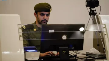 عاجل.. عاجل: السعودية تلغي الإقامات الورقية نهائياً… 13 مليون مقيم يوفرون 200 مليون ساعة سنوياً!