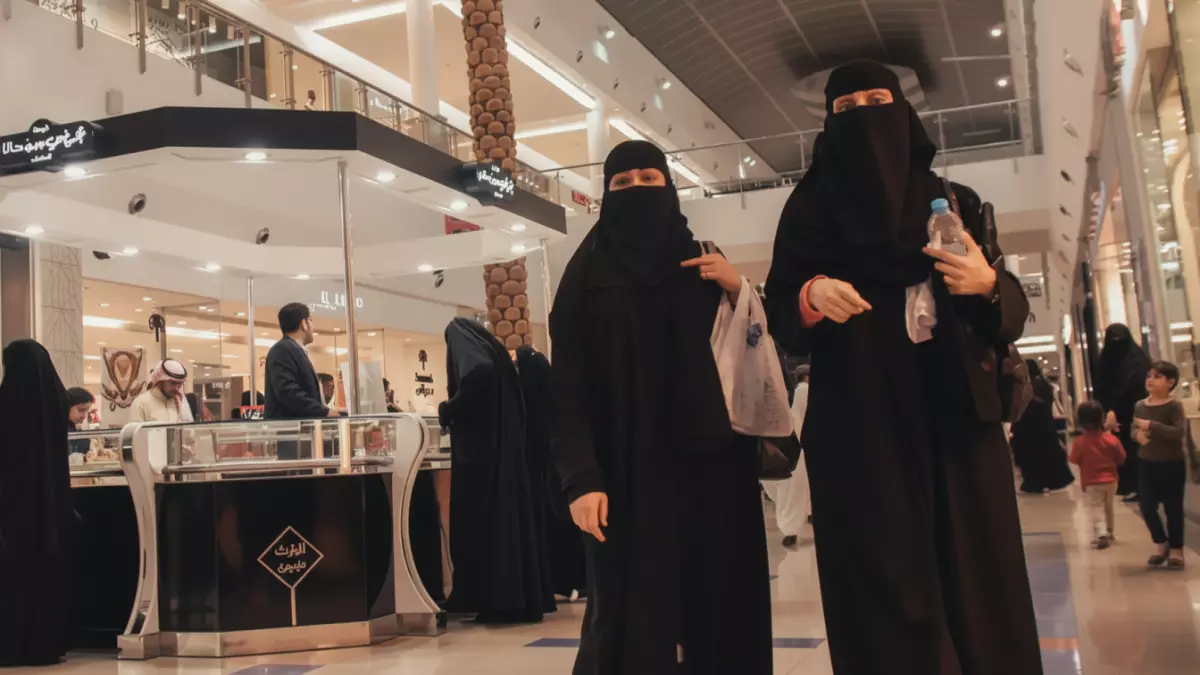 عاجل.. عاجل: 600 ألف أسرة سعودية في خطر! زواج المسيار “الشرعي” يفقد حقوقه قانونياً… 8 خطوات تنقذك من الكارثة