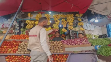 عاجل.. عاجل: ارتفاعات صادمة في أسعار الخضار بعدن… البطاطس والطماطم تحطم الأرقام!