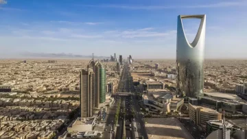 عاجل.. صادم: الرياض تُنتج 50% من اقتصاد المملكة غير النفطي… شاب سعودي يحول 50 ألف لـ10 ملايين ريال!