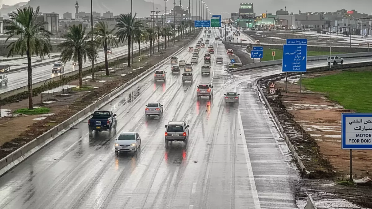 عاجل.. عاجل: 9 مناطق سعودية تواجه عاصفة تاريخية – رياح بقوة إعصار وبرد عملاق وضباب قاتل!