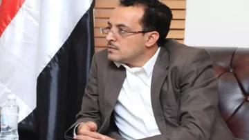 عاجل.. وزير المالية يفجر مفاجأة صادمة: السعودية والإمارات تسرقان ثروات اليمن… يبيعوننا فواكهنا بالدولار!