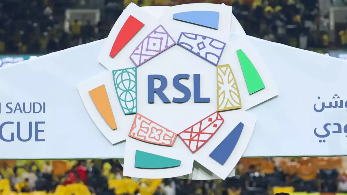 عاجل.. حالة طوارئ في دوري روشن.. رحيل جماعي لـ 8 نجوم من عمالقة السعودية والفرق في فوضى تامة!