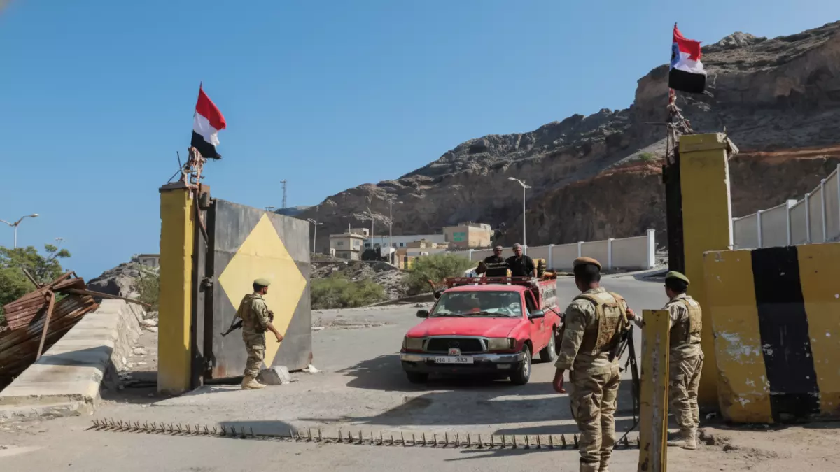 عاجل.. عاجل: السعودية والإمارات تحشدان قوات في عدن… هل ستنفجر حرب داخلية شرق اليمن؟