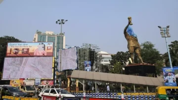 عاجل.. عاجل: ميسي يصدم العالم بتمثال عملاق 21 متراً في الهند – الجماهير في هستيريا والكشف افتراضي لأسباب أمنية!