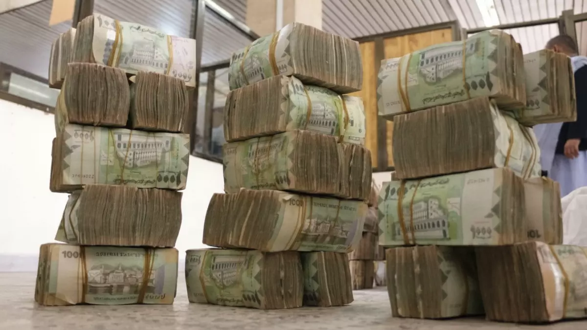 عاجل.. عاجل: انهيار وشيك للريال اليمني… البنك الدولي يعلق أنشطته والسعودية توقف الدعم!