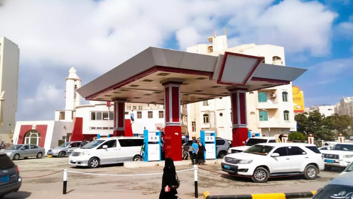 عاجل.. صادم: فروقات جنونية في أسعار الوقود… مأرب بـ8 آلاف وتعز بـ28 ألف ريال!