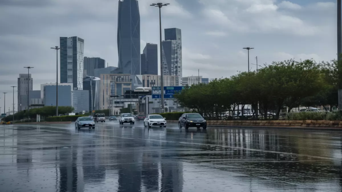 عاجل.. عاجل: عاصفة رعدية ضخمة تضرب الرياض والشرقية خلال ساعات – رياح 50 كم/س وأمطار غزيرة!